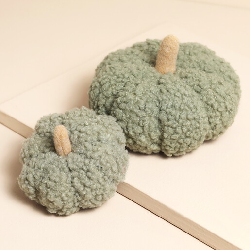 green felt pumpkin decoration