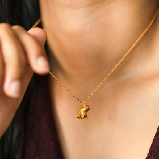 gold animal-inspired pendant necklace in gold