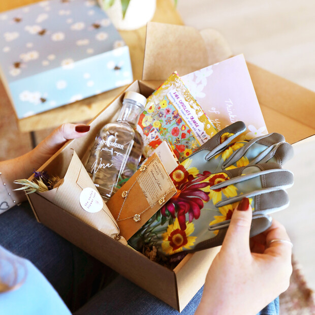 Build Your Own Gardener's Gift Hamper