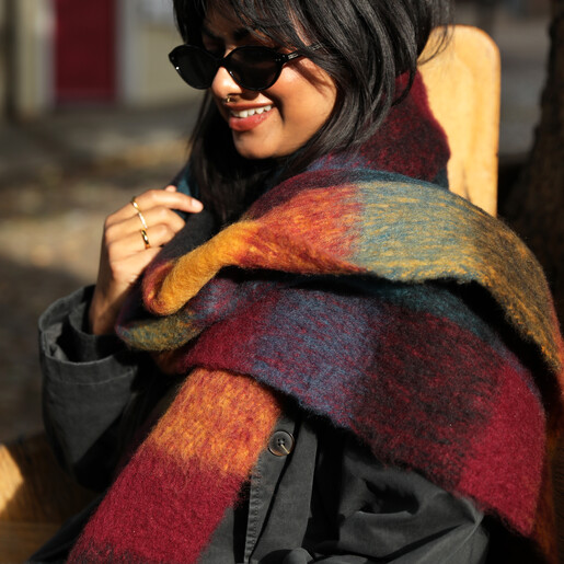 model sot of multi-coloured scarf