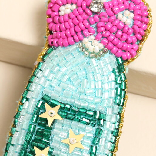close up of bow and star design