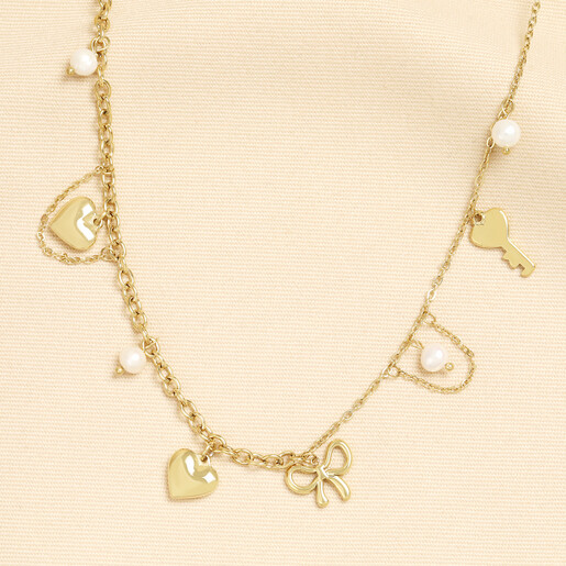 faux pearl and heart charm necklace in gold