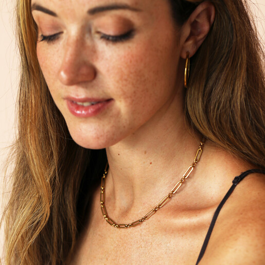 model shot of stainless steel necklace