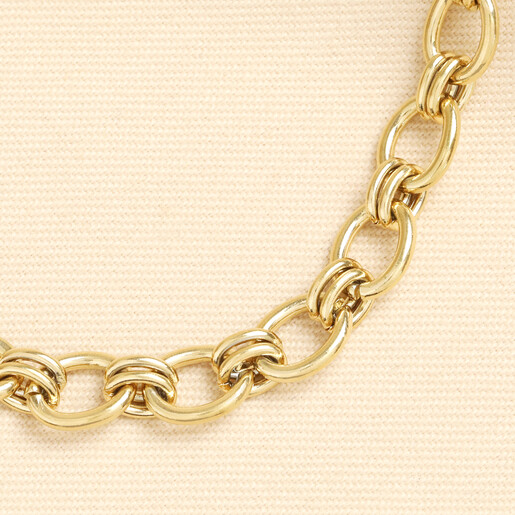 close up of oval links