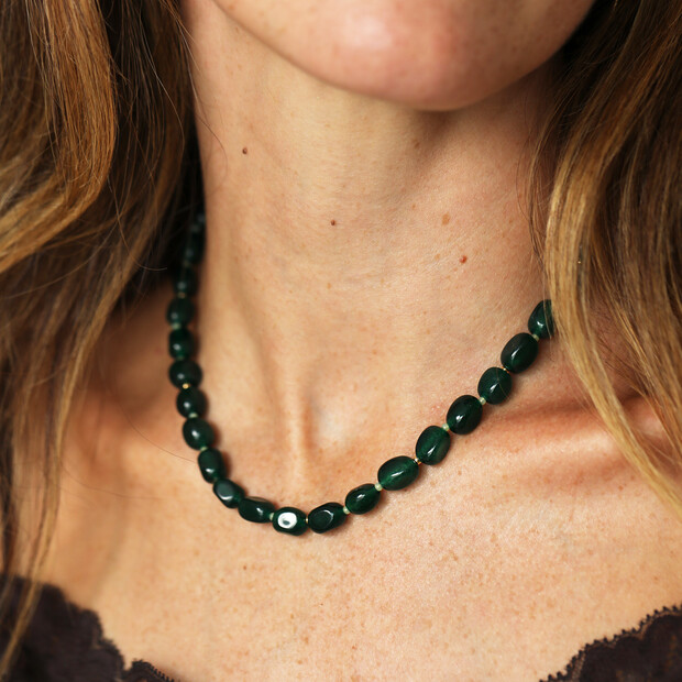 Dark Green Semi Precious Stone Beaded Necklace in Gold