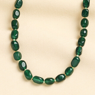 Dark Green Semi Precious Stone Beaded Necklace in Gold