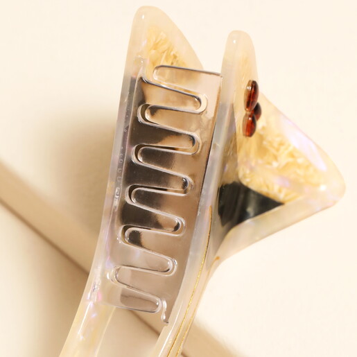 back of claw clip