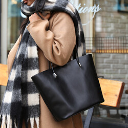Vegan Leather Tote Bag and Pouch in Black