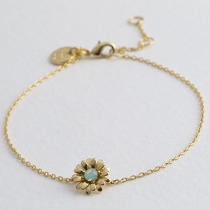 Crystal Daisy Charm Bracelet in Gold
