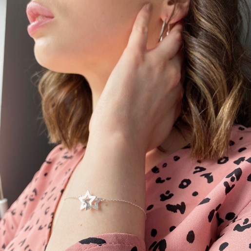 Model Wears Lisa Angel Interlocking Stars Bracelet