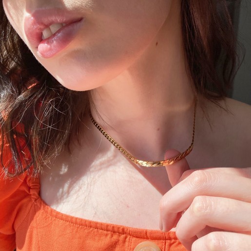 Flat Link Curb Chain Necklace in Gold 