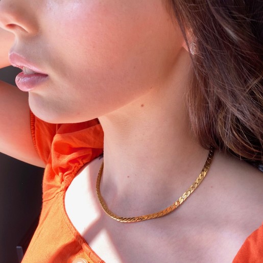 Flat Link Curb Chain Necklace in Gold 