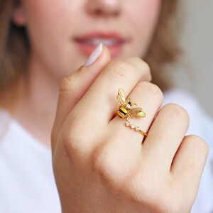 Bumble Bee Gem Open Ring
