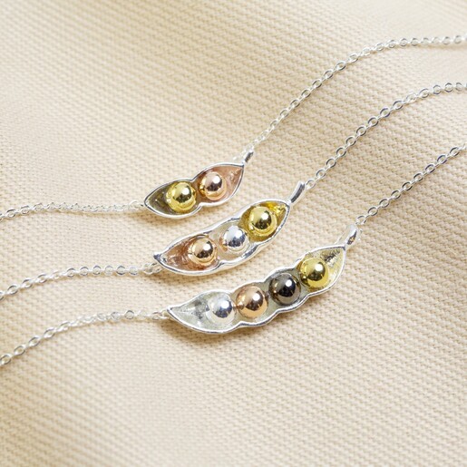 Silver peas in hot sale a pod necklace