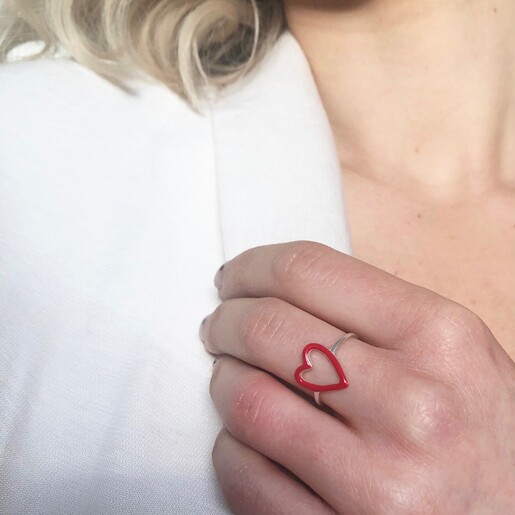 Simple red hot sale heart ring