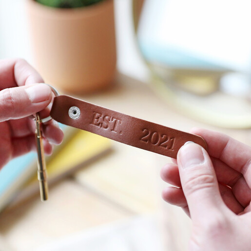 Lisa Angel Unisex Personalised Debossed Leather Strap Keyring
