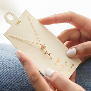 Birth Flower Pendant Necklace in Gold