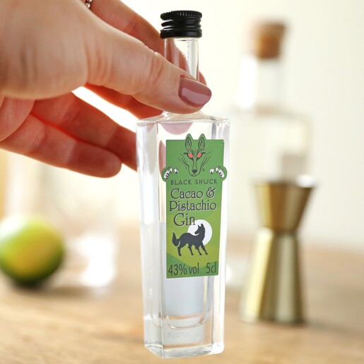 Model Holding 5cl Black Shuck Cacao & Pistachio Gin