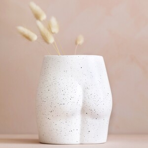Ceramic Speckled Bum Vase H14cm