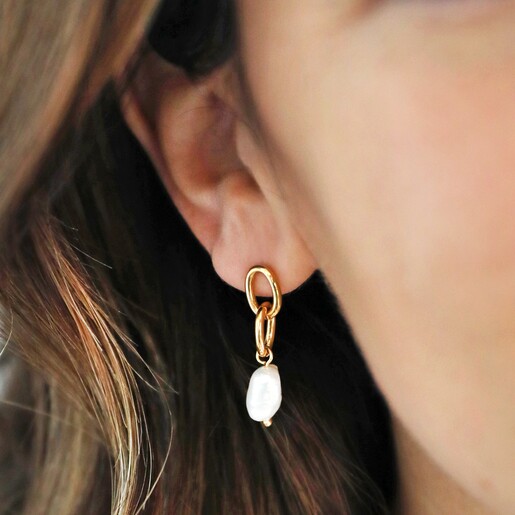 Close Up of Model Wearing Gold Stainless Steel Chain and Pearl Drop Earrings