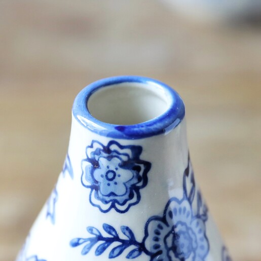 Small Blue Willow Vase, Sass & Belle