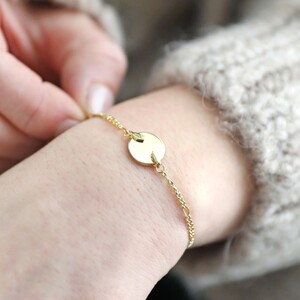 Disc and Figaro Chain Bracelet in Gold