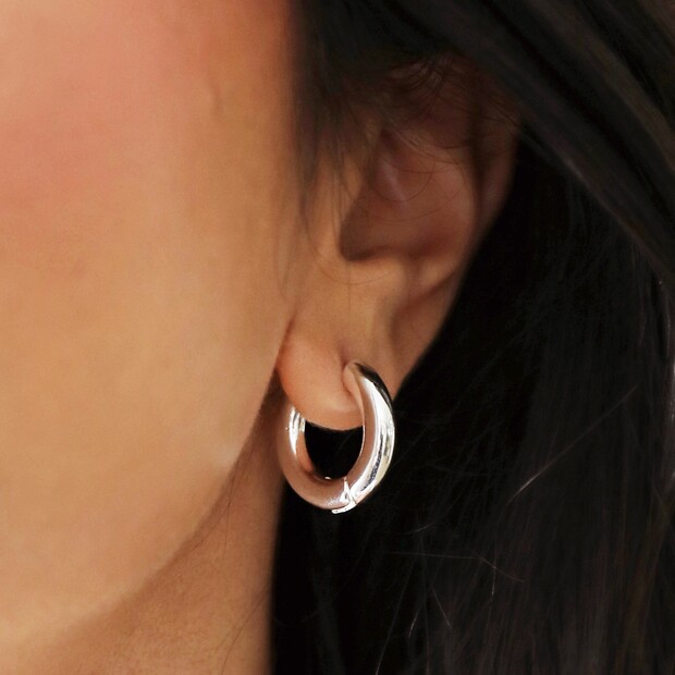 Buy Silver Hoop Earrings, Medium Silver Hoops, Simple Sturdy Women Earrings,  28mm Minimalist Everyday Jewelry, Round Circle Everyday Earrings Online in  India - Etsy