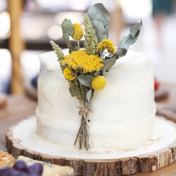 Eucalyptus and Yellow Dried Flower Cake Topper