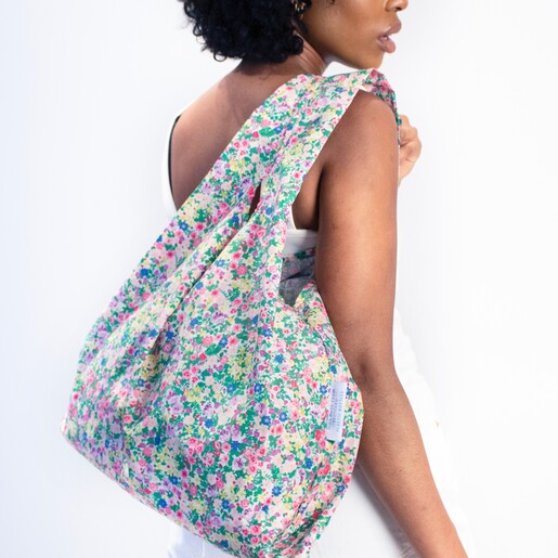 Model Using Bag Model using the colourful Kind Bag Meadow Flowers Reusable Shopping Bag
