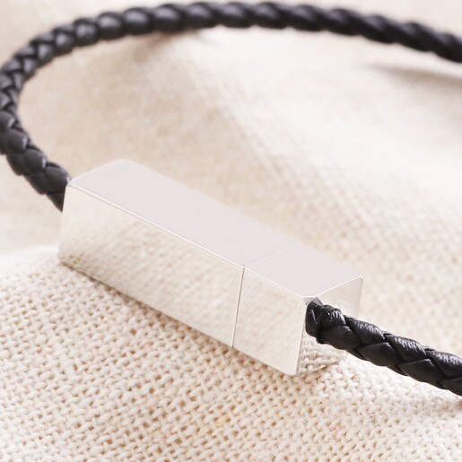 Close up of clasp on Men's Thin Woven Leather Bracelet in Black