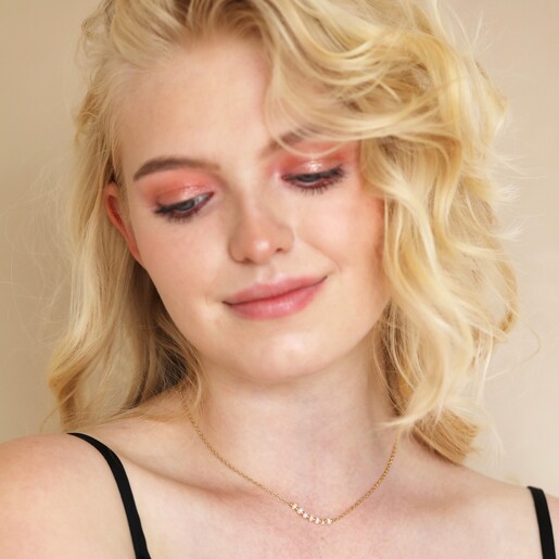 Model smiling wearing Freshwater Pearl Chain Necklace in Gold