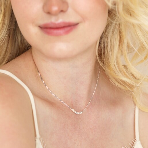 Model wearing Freshwater Pearl Chain Necklace in Silver