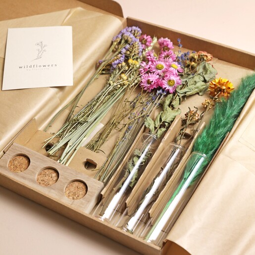 Bright Dried Wildflowers and Trio of Vases Gift Set Packaging with contents neatly inside