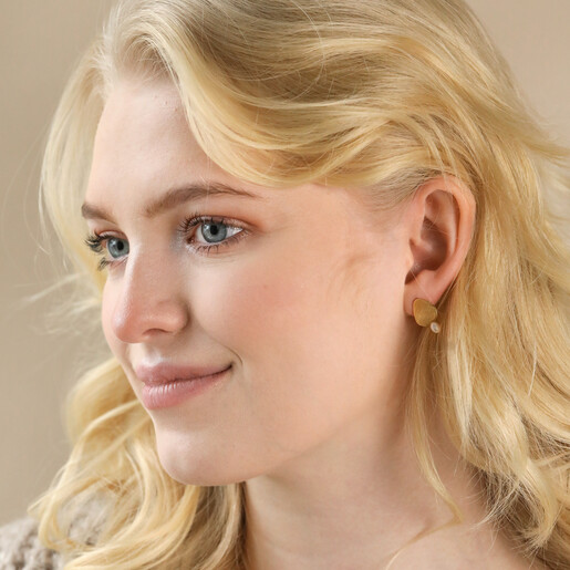Mismatched Pearl and Organic Shape Stud Earrings on Model