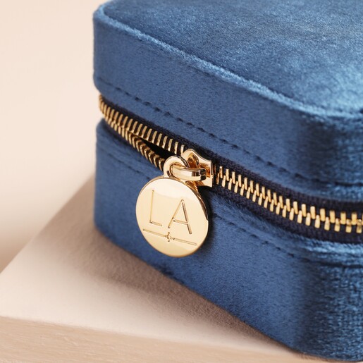 Close Up of Zip  Close Up of Zip on Navy Blue Velvet Square Travel Jewellery Case