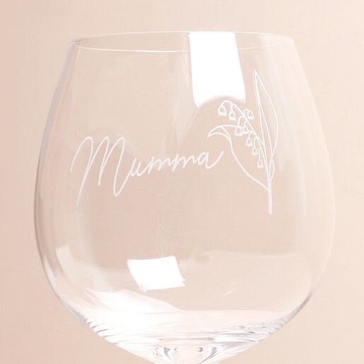 Close Up Close up of personalisation on Personalised Birth Flower Balloon Gin Glass