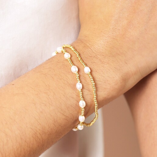 Set of 2 Freshwater Pearl Beaded Bracelets in Gold on a model