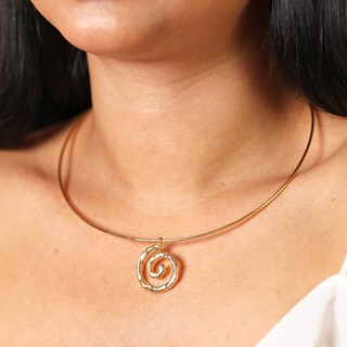 Torque Spiral Shell Hammered Pendant Necklace in Gold