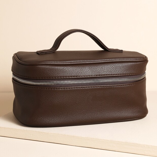 Voyager Wash Bag in Brown Voyager Wash Bag in Brown