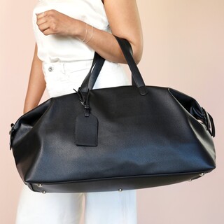 Vegan Leather Weekend Holdall Bag in Black