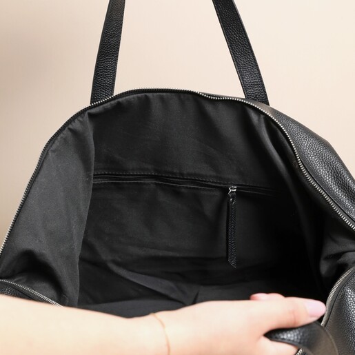 Vegan Leather Weekend Holdall Bag in Black