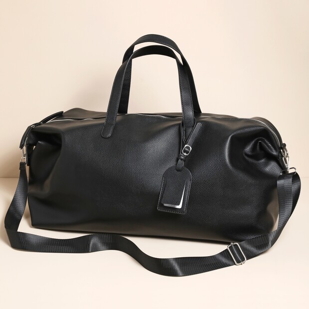 Vegan Leather Weekend Holdall Bag in Black Vegan Leather Weekend Holdall Bag in Black