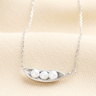 Stainless Steel Three Peas in a Pod Pendant Necklace in Silver