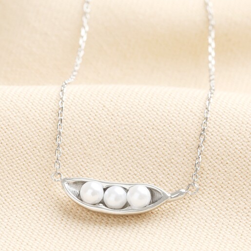 Stainless Steel Three Peas in a Pod Pendant Necklace in Silver