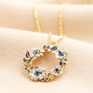 Blue Bee and Flower Circle Pendant Necklace in Gold