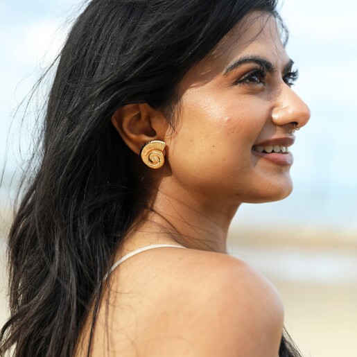 Stainless Steel Large Swirl Shell Stud Earrings in Gold Stainless Steel Large Swirl Shell Stud Earrings in Gold