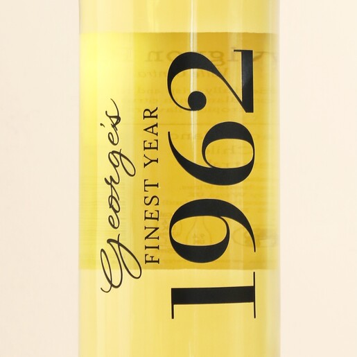 Close Up Close Up of 750ml Personalised Name and Year Wine