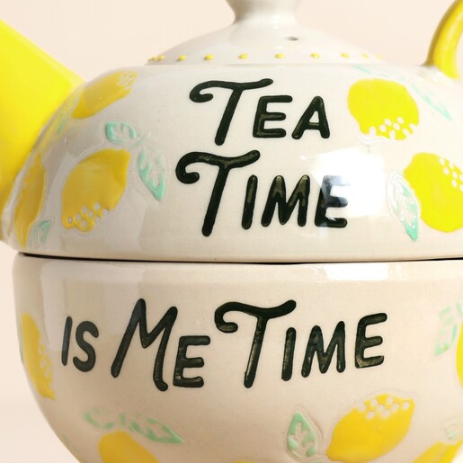 Close Up of Sass & Belle Lemon Tea For One Teapot