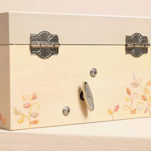 Mouse Musical Jewellery Box back hinge