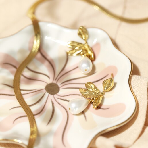 Gold Leaf and Pearl Drop Earrings